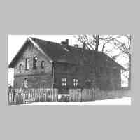 002-0014 Das Gebaeude der Volksschule in Asslacken.jpg